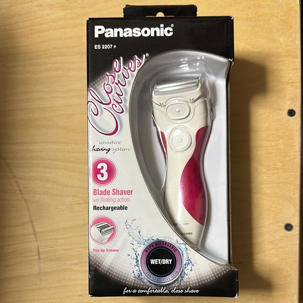 BRAND NEW. Panasonic Pink and White Electric Shaver with 3 Blade Cutting System